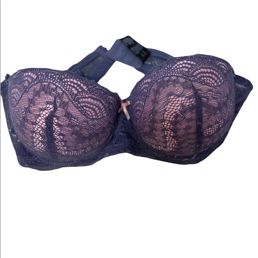 XOXO Beautiful underwire strapless bra lovely color and design size 34 B